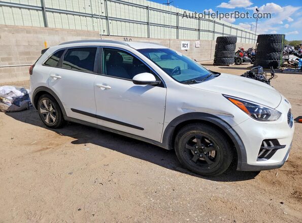 KNDCB3LC0L5367793 2020 KIA NIRO White Przód prawy