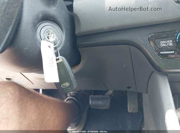 KNDCB3LC1H5040780 2017 KIA NIRO White Vista del salpicadero