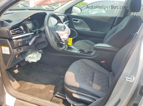 KNDCB3LC1L5426978 2020 KIA NIRO Серебряный Вид салона спереди