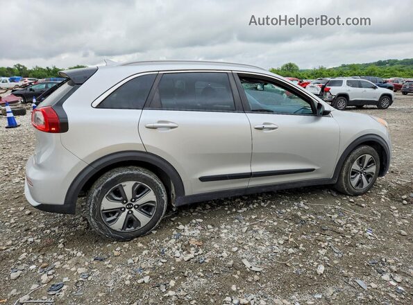 KNDCB3LC2H5040304 2017 KIA NIRO Silver უკანა მარჯვენა