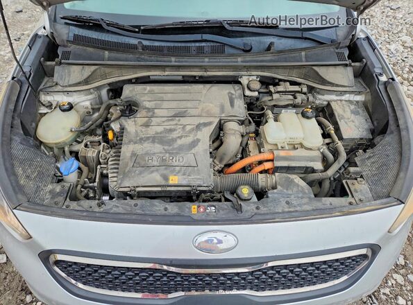KNDCB3LC2H5040304 2017 KIA NIRO Silver უკანა სალონის ხედი