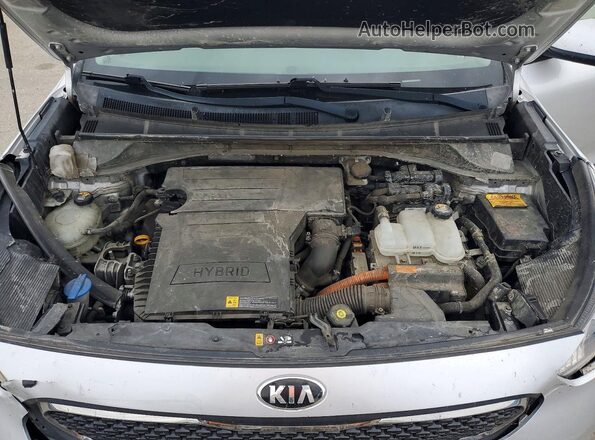 KNDCB3LC2H5090345 2017 KIA NIRO Серебряный Вид задней части салона