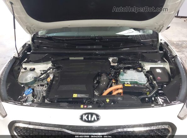 KNDCB3LC2J5140411 2018 KIA NIRO White უკანა ხედი