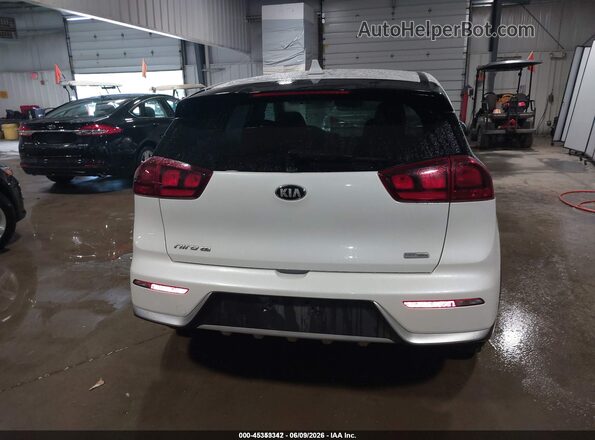 KNDCB3LC2J5158262 2018 KIA NIRO White 