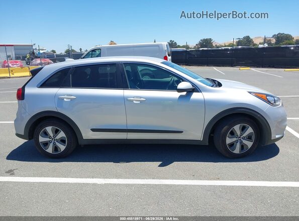 KNDCB3LC2J5184246 2018 KIA NIRO Silver 360 interior view