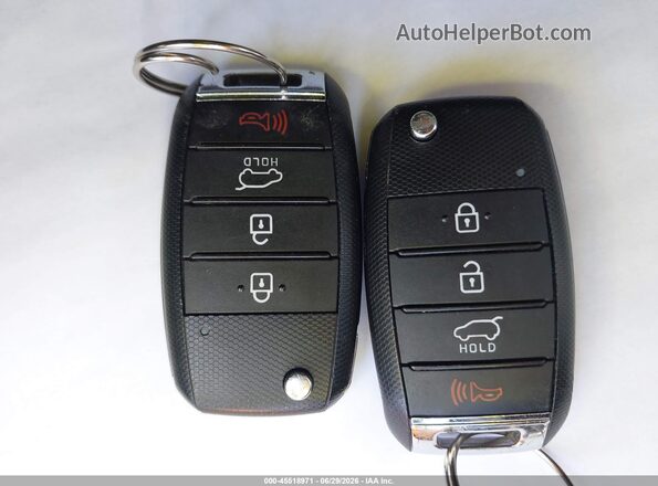 KNDCB3LC2J5184246 2018 KIA NIRO Silver Dashboard view