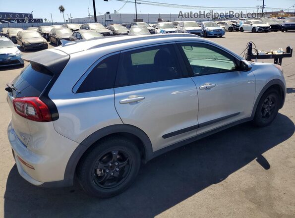 KNDCB3LC2J5212014 2018 KIA NIRO Серебряный Задняя правая четверть