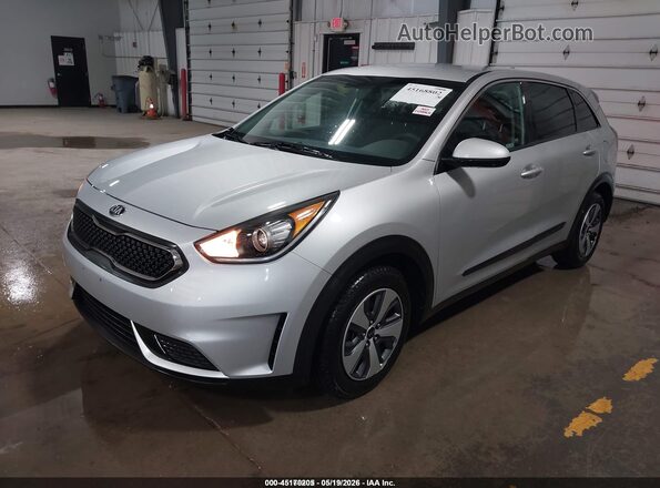 KNDCB3LC2K5218963 2019 KIA NIRO Silver Առջևի ձախ երեք քառորդ տեսարան