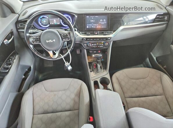 KNDCB3LC2N5533475 2022 KIA NIRO Синий Вид панели приборов