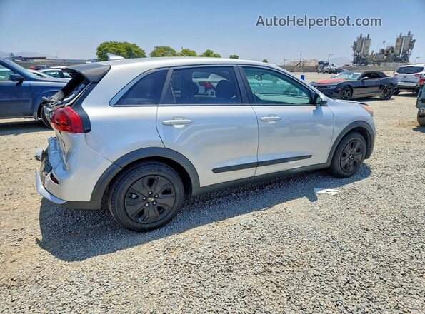 KNDCB3LC3J5206660 2018 KIA NIRO Серебряный Задняя правая четверть