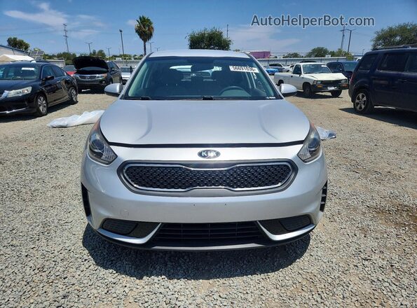 KNDCB3LC3J5206660 2018 KIA NIRO Серебряный Вид спереди