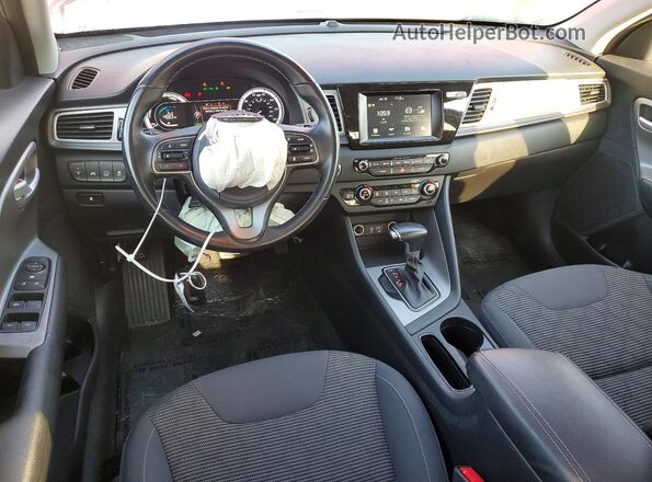 KNDCB3LC3K5322099 2019 KIA NIRO Красный Вид панели приборов
