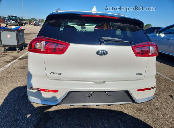 KNDCB3LC4H5085518 2017 KIA NIRO White Rear view