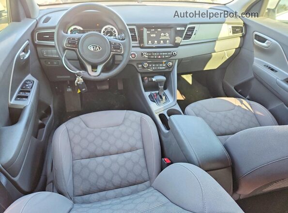 KNDCB3LC4H5085518 2017 KIA NIRO White Dashboard view