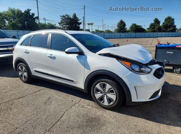 KNDCB3LC4H5085518 2017 KIA NIRO White Front right