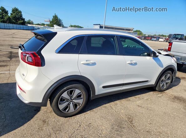 KNDCB3LC4H5085518 2017 KIA NIRO White Rear right