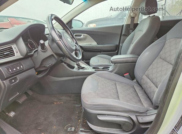 KNDCB3LC4K5283636 2019 KIA NIRO Silver Widok wnętrza z przodu