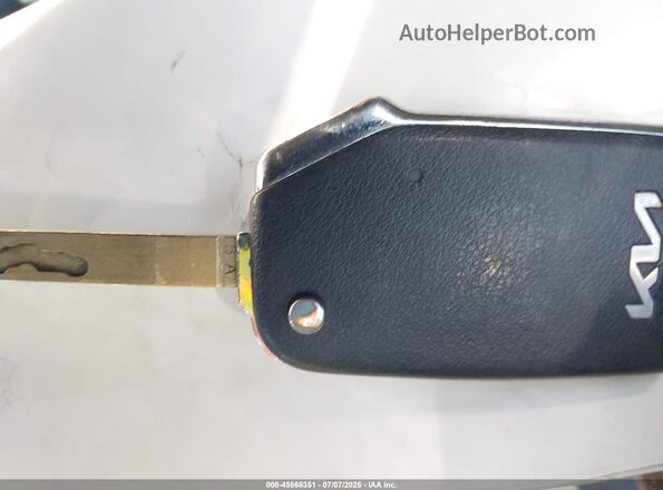 KNDCB3LC4N5515771 2022 KIA NIRO Синий Вид панели приборов