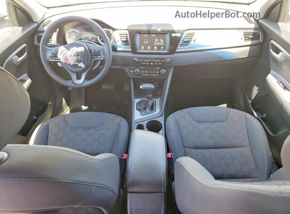 KNDCB3LC5H5036702 2017 KIA NIRO Silver Вид панелі приладів