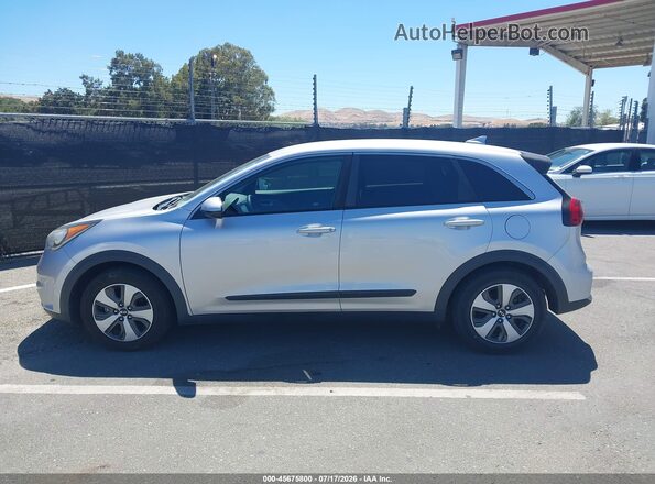 KNDCB3LC5J5132674 2018 KIA NIRO Silver Սալոնի 360 աստիճան տեսք
