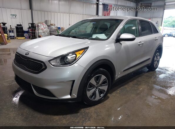 KNDCB3LC5J5147465 2018 KIA NIRO Gray Vista tres cuartos delantera izquierda