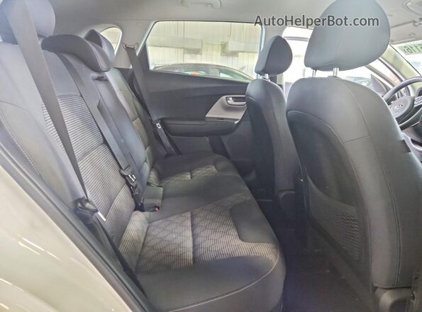 KNDCB3LC5J5155128 2018 KIA NIRO White Rear seats view