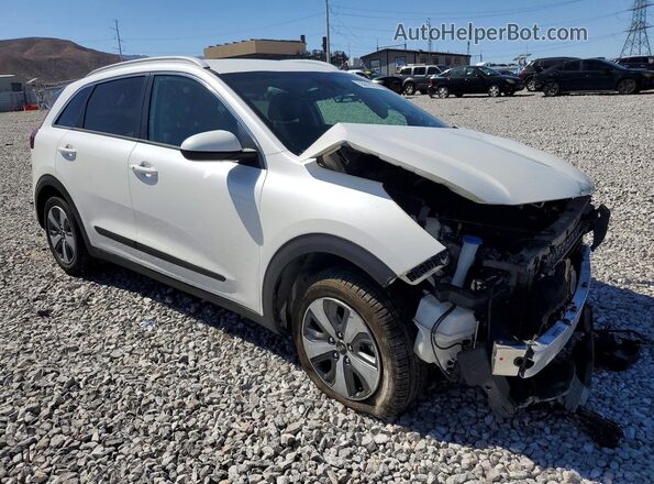 KNDCB3LC6H5074066 2017 KIA NIRO Белый Передняя правая четверть