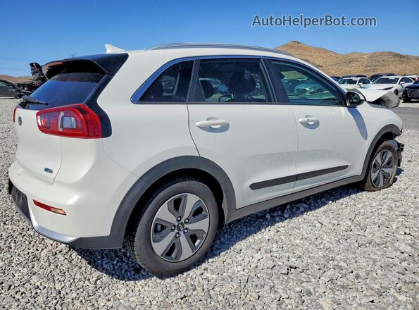 KNDCB3LC6H5074066 2017 KIA NIRO Белый Задняя правая четверть