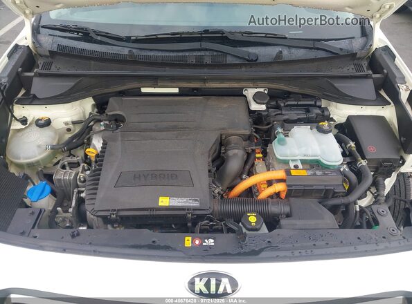 KNDCB3LC6H5085049 2017 KIA NIRO Белый Вид сзади