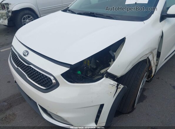 KNDCB3LC6H5085049 2017 KIA NIRO Белый Вид спереди