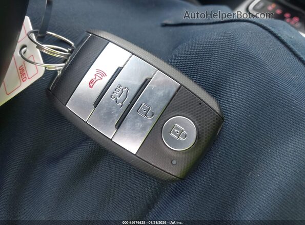 KNDCB3LC6H5085049 2017 KIA NIRO Белый Вид панели приборов