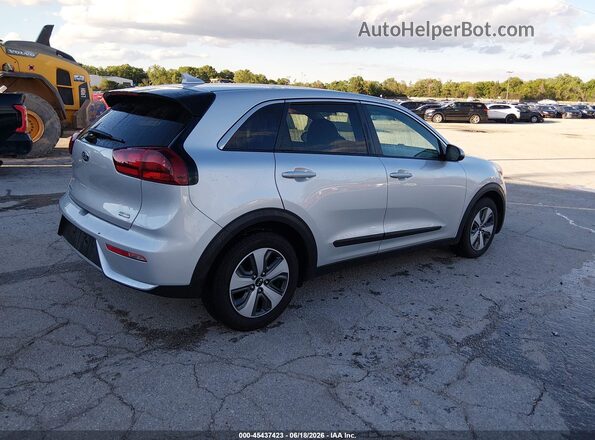KNDCB3LC6J5160693 2018 KIA NIRO Silver უკანა მარჯვენა