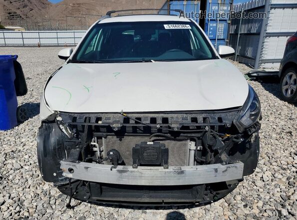 KNDCB3LC6M5471576 2021 KIA NIRO White Вид спереду