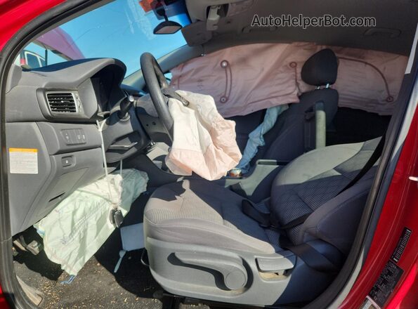 KNDCB3LC7J5110076 2018 KIA NIRO Red Front interior view