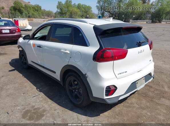 KNDCB3LC8N5511058 2022 KIA NIRO White Rear left
