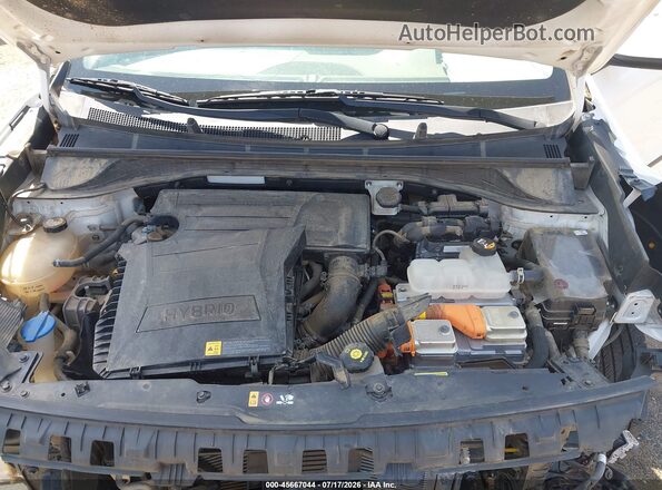 KNDCB3LC8N5511058 2022 KIA NIRO White Rear view