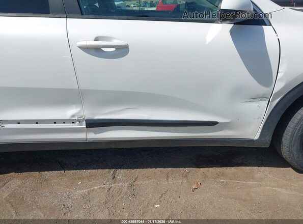 KNDCB3LC8N5511058 2022 KIA NIRO White 