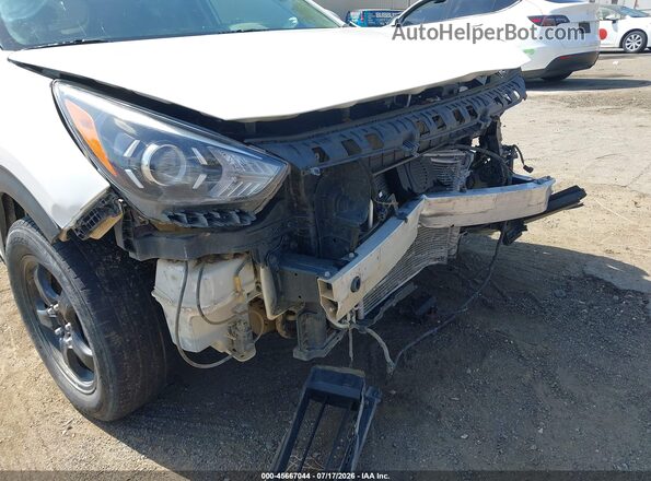 KNDCB3LC8N5511058 2022 KIA NIRO White 360 interior view