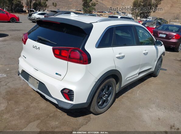 KNDCB3LC8N5511058 2022 KIA NIRO White Rear right