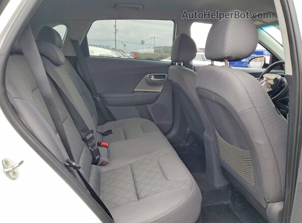 KNDCB3LC8N5514980 2022 KIA NIRO White Вид задньої частини салону