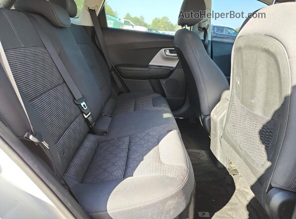 KNDCB3LC9J5132399 2018 KIA NIRO Silver Widok tylnych siedzeń