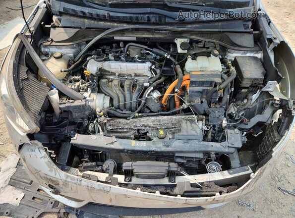KNDCB3LCXH5044116 2017 KIA NIRO Silver Widok komory silnika