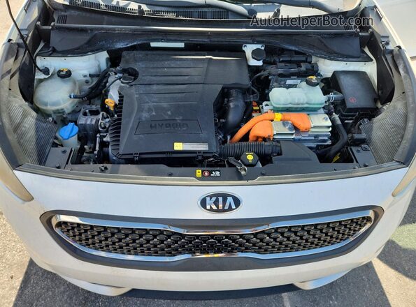 KNDCB3LCXJ5203495 2018 KIA NIRO White უკანა სალონის ხედი