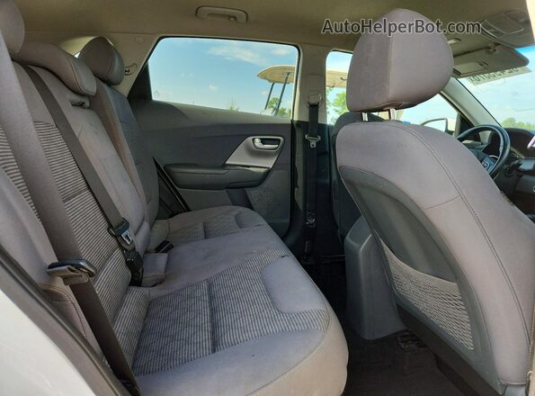 KNDCB3LCXJ5203495 2018 KIA NIRO White უკანა სავარძლების ხედი
