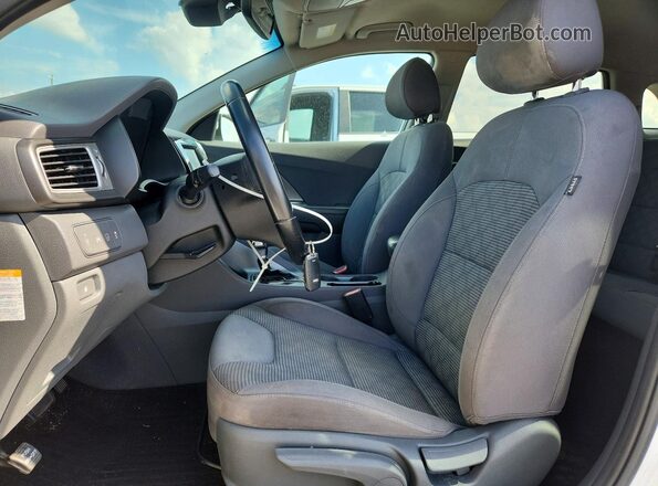 KNDCB3LCXJ5203495 2018 KIA NIRO White წინა სალონის ხედი