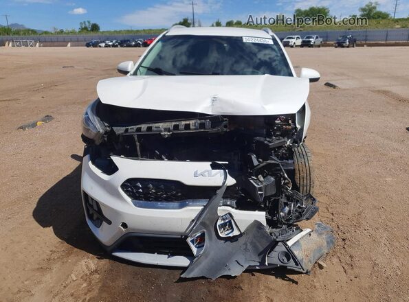 KNDCB3LCXN5534664 2022 KIA NIRO White Front view