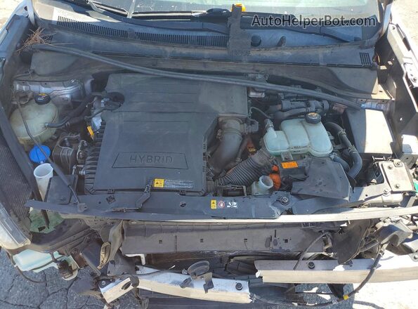 KNDCC3LC0H5068275 2017 KIA NIRO Silver Вид задньої частини салону