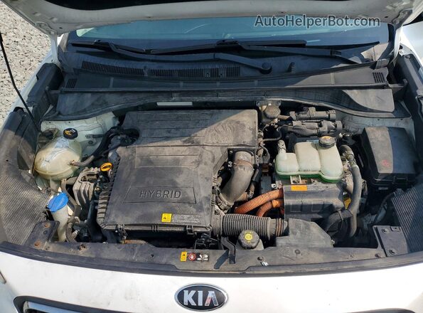 KNDCC3LC2H5050313 2017 KIA NIRO White Widok wnętrza z tyłu