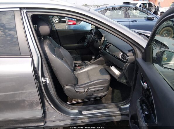 KNDCC3LC3H5090285 2017 KIA NIRO Серый Вид салона спереди