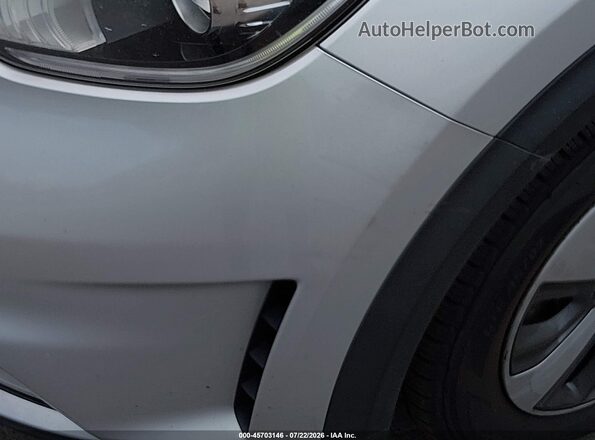 KNDCC3LC5H5037281 2017 KIA NIRO Silver Vista frontal